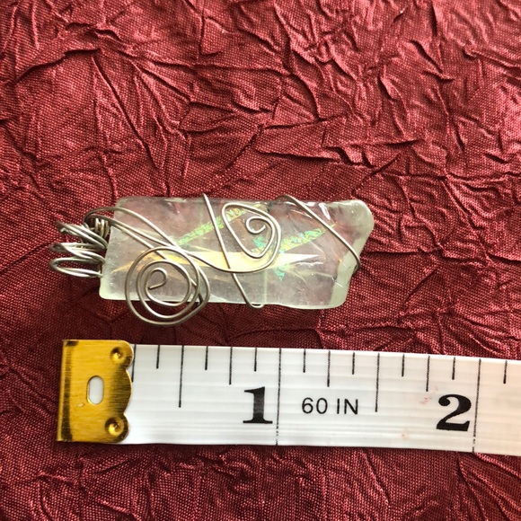 Bundle of hand polished glass art & wire pendants. - Picture 9 of 13